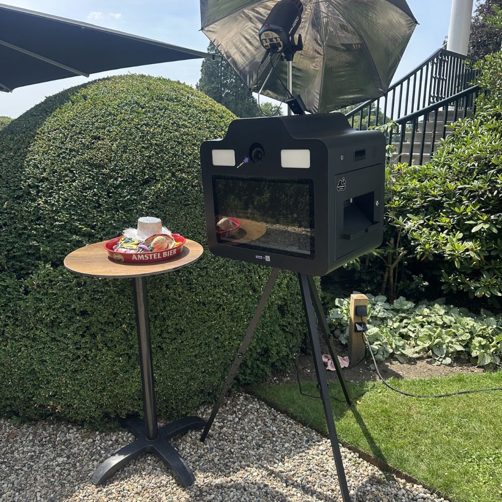 Plug en play photobooth in de tuin bij een feest